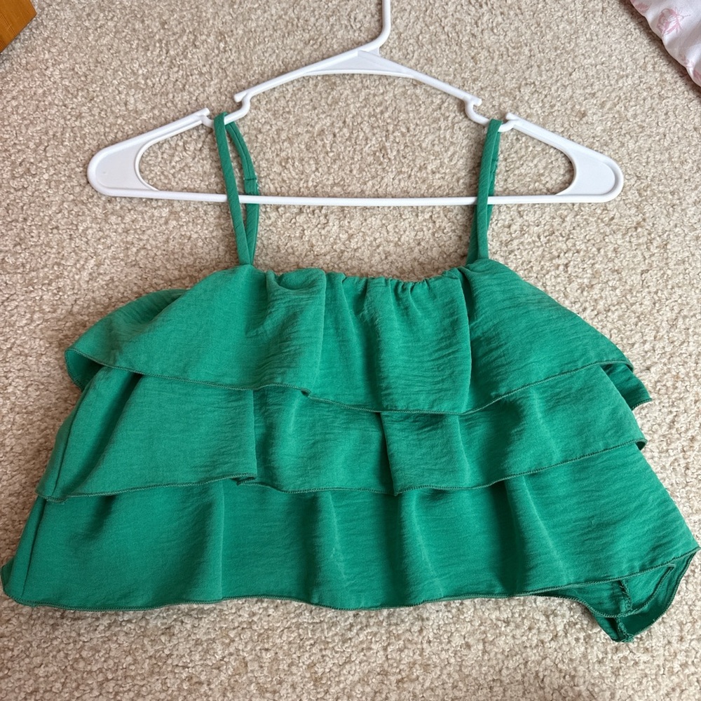 Green ruffle flowy tank